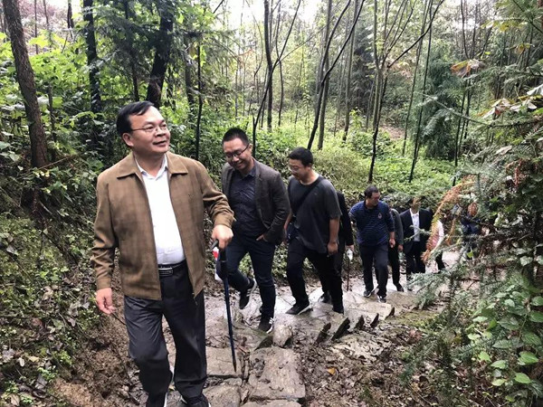 巴德士集团管理骨干雾中山之旅